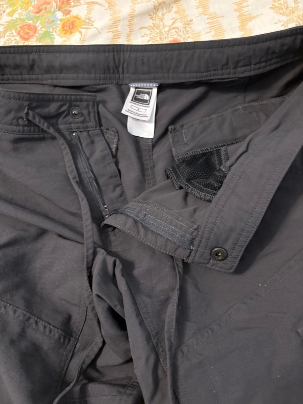 The North Face TNF Women's Pants Size
8 Blue/Gray Cargo Capri 100% Nylon - Picture 3 of 14
